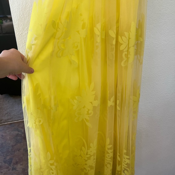 Luxxel | Lace Mesh Maxi Dress | Yellow | Small - Picture 9 of 13